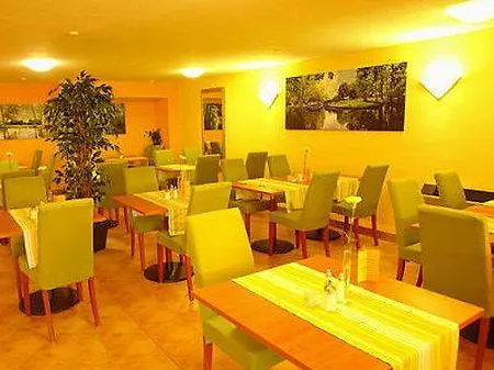 Hotel Seehotel & Wellnessdorf Arche Noah Burg (Spreewald)