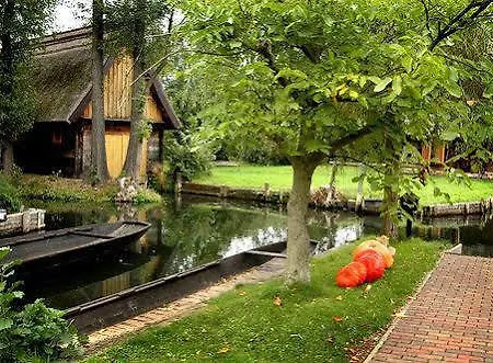 Seehotel & Wellnessdorf Arche Noah 3*